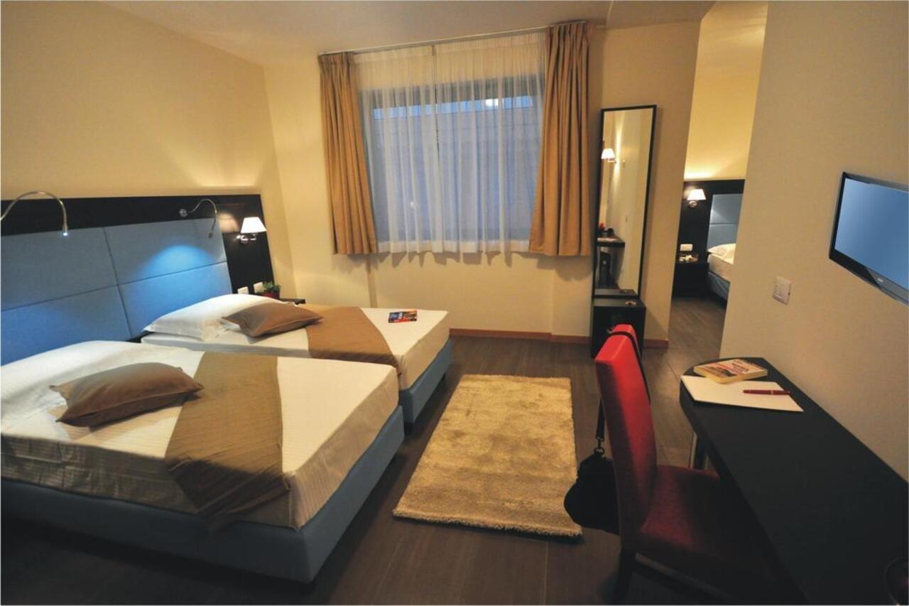 Hotel 325 Tor Vergata Rome Luaran gambar