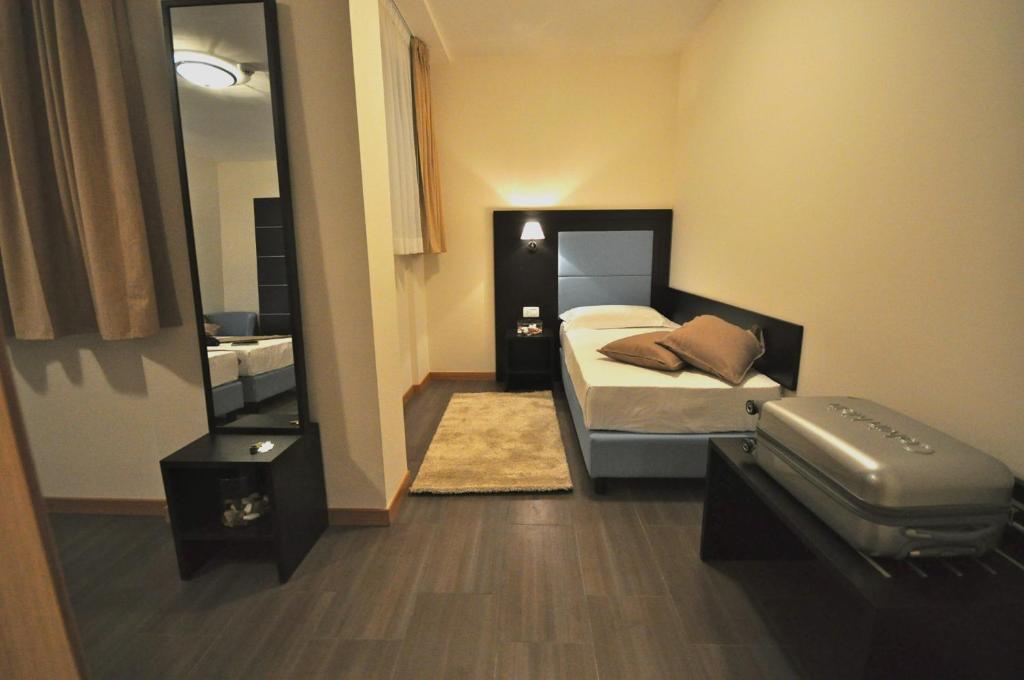 Hotel 325 Tor Vergata Rome Bilik gambar